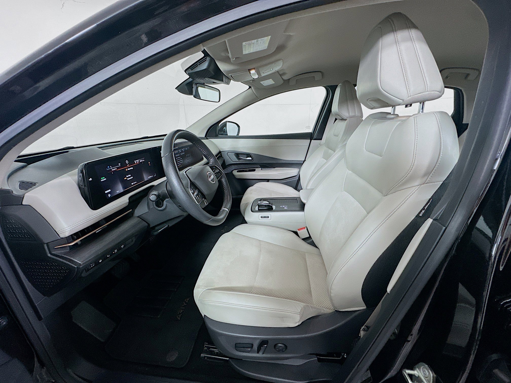 Used 2024 Nissan Ariya FWD image 13