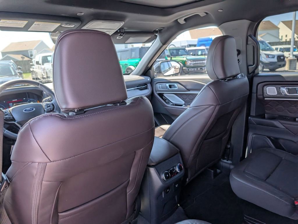 New 2026 Ford Explorer Platinum w/ LUX Leather Package AWD/4WD image 46