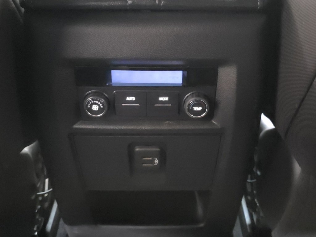 Used 2023 Chevrolet Traverse LT image 24