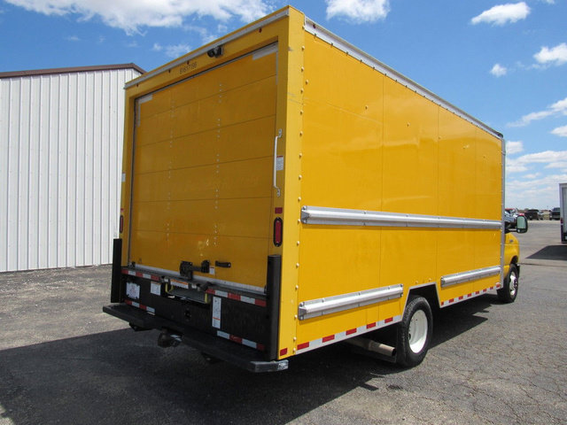 Used 2021 Ford E-350 and Econoline 350 Super Duty RWD image 3