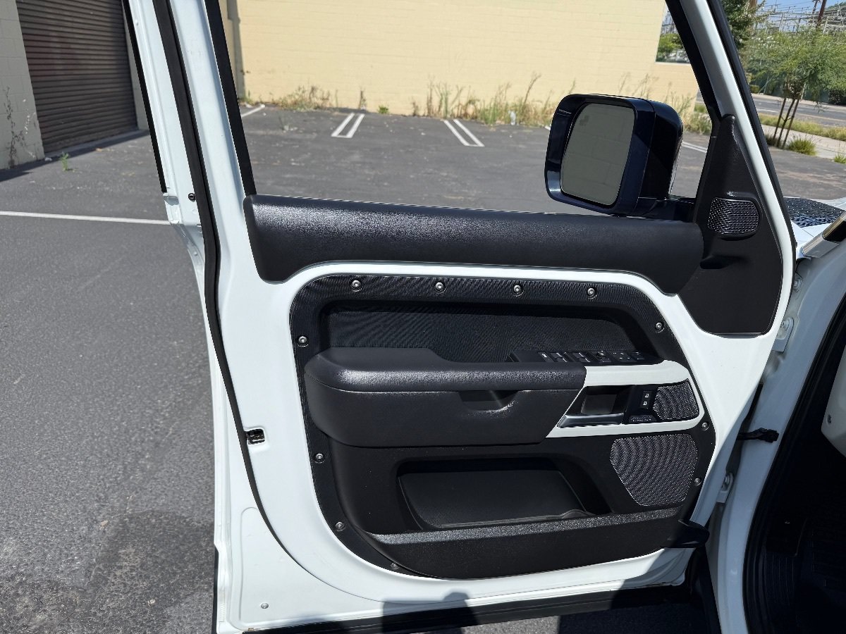 Used 2020 Land Rover Defender 110 HSE AWD/4WD image 11
