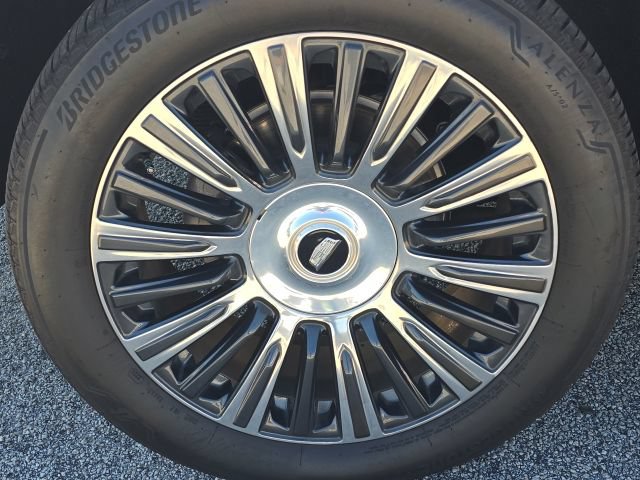 Used 2021 Cadillac Escalade Premium Luxury w/ Driver Assist Tech Package AWD/4WD image 9