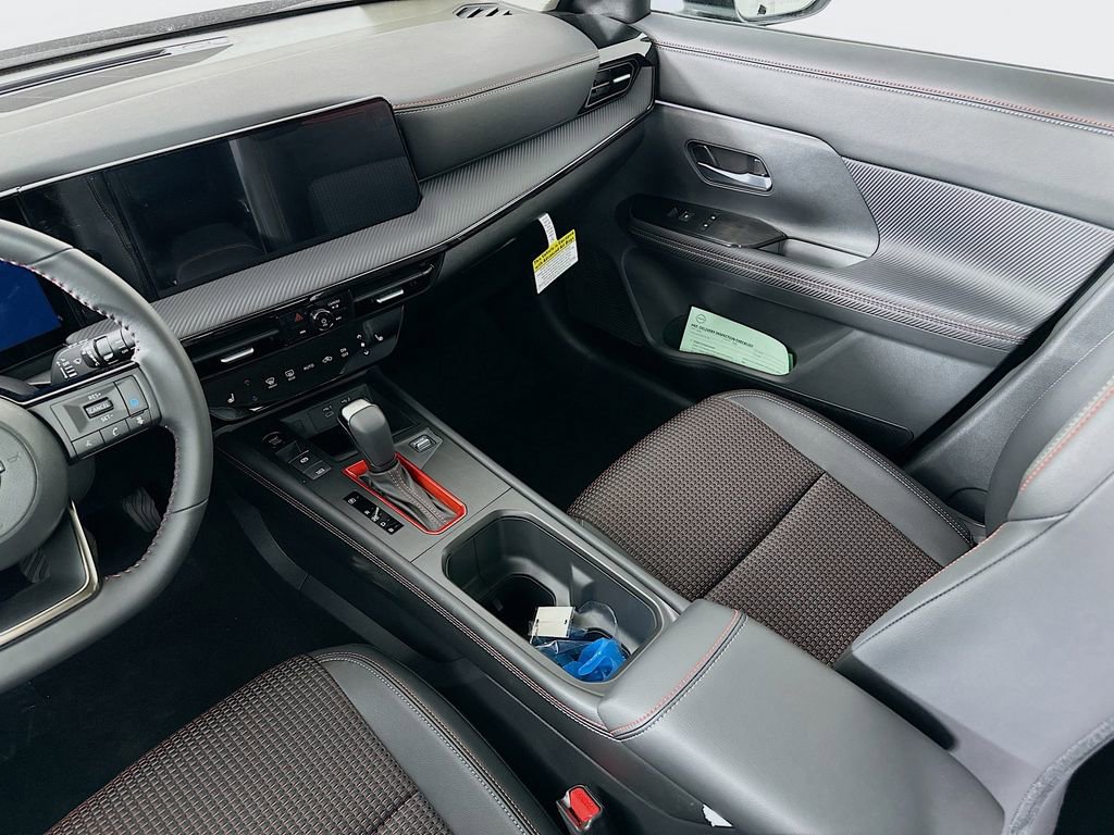 New 2026 Nissan Kicks SR w/ Cold Weather Package image 30