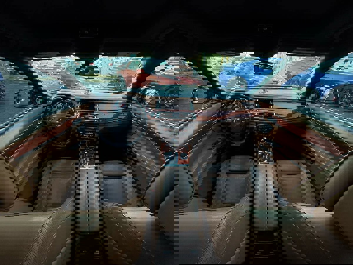 Used 2013 BMW ALPINA B7 image 48