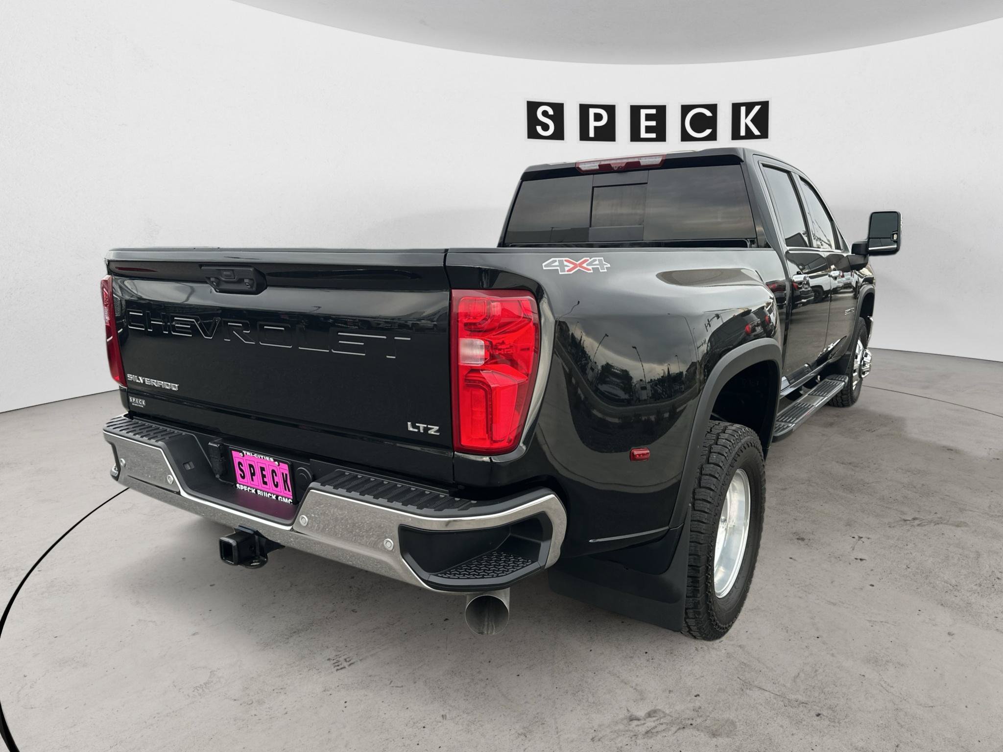 Used 2024 Chevrolet Silverado 3500 LTZ w/ LTZ Plus Package AWD/4WD image 5