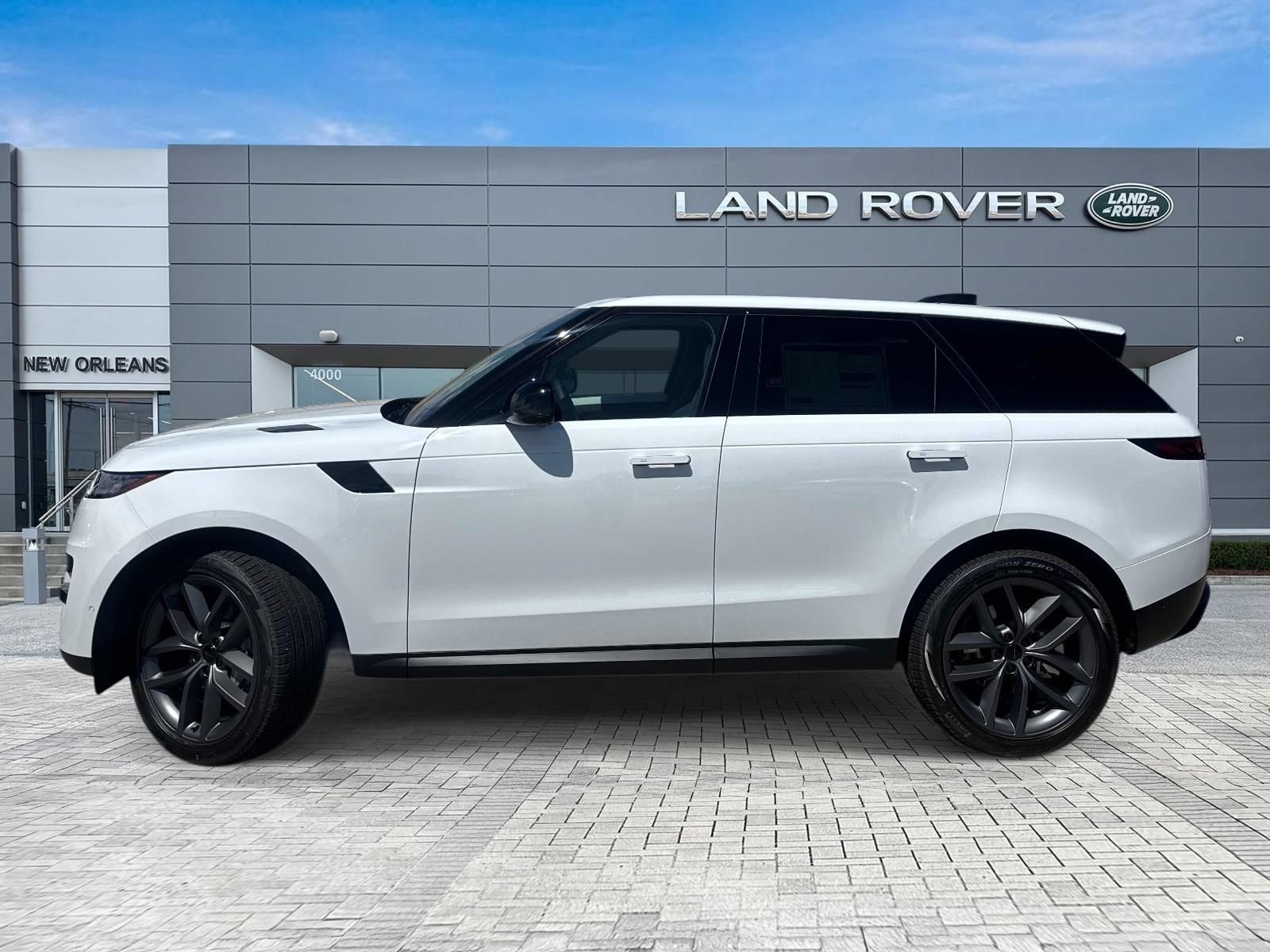 New 2026 Land Rover Range Rover Sport SE AWD/4WD image 2