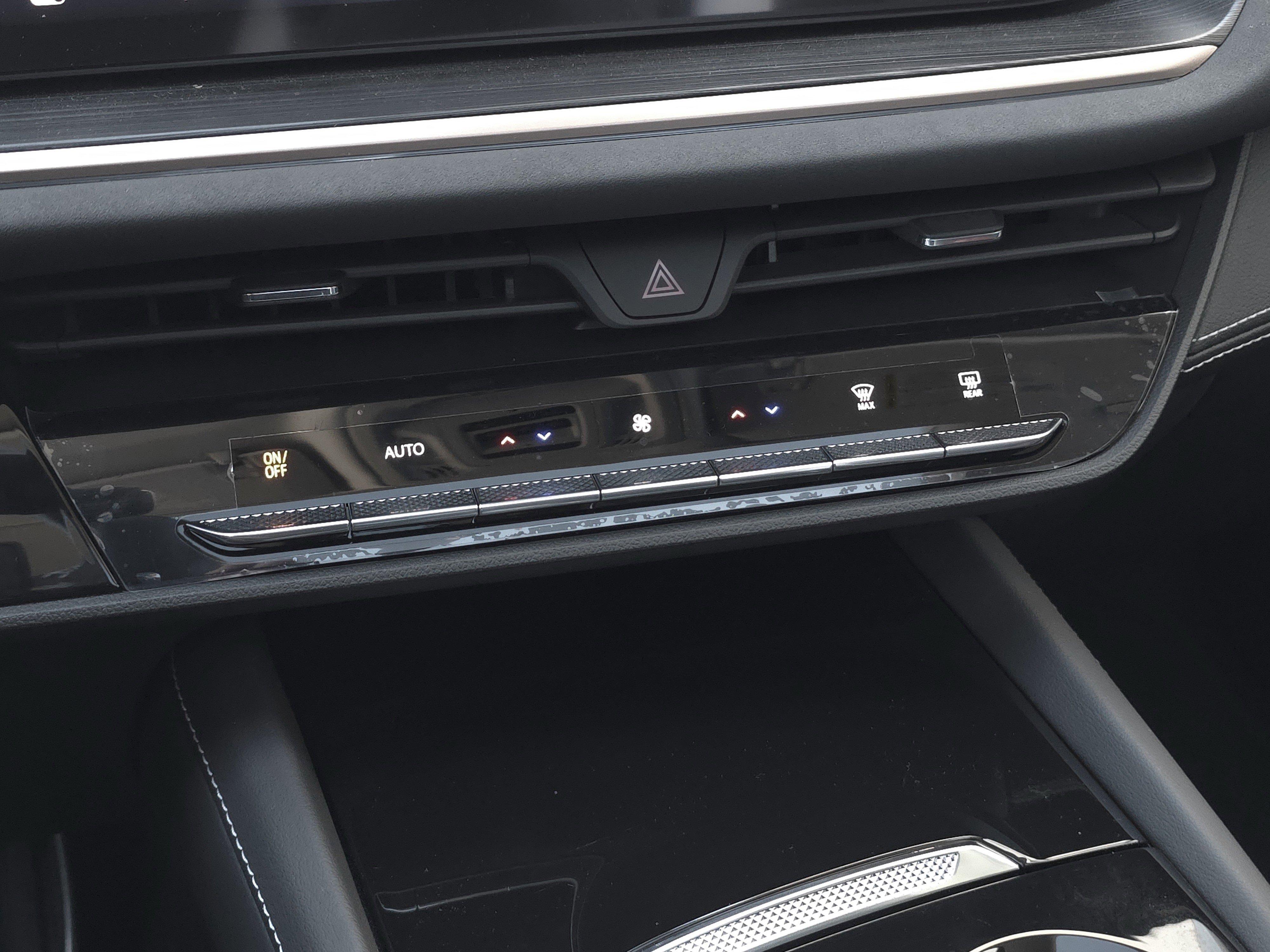 New 2025 Buick Envision Sport Touring AWD/4WD image 17