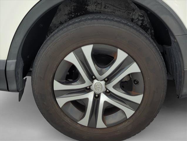 Used 2017 Toyota RAV4 LE image 9