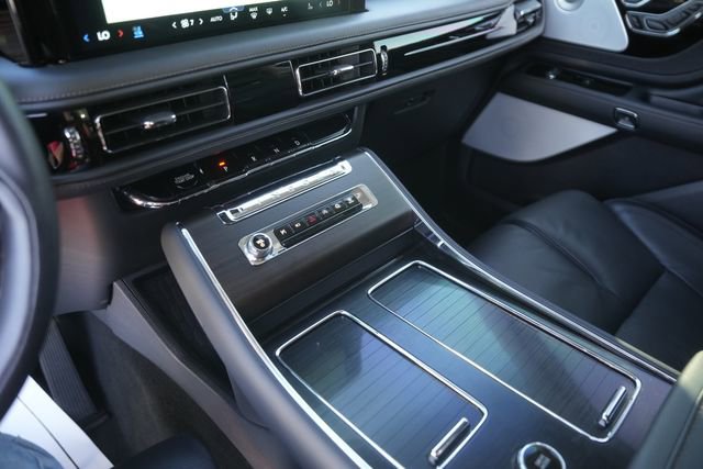 Used 2025 Lincoln Aviator Reserve w/ Equipment Group 201A image 30