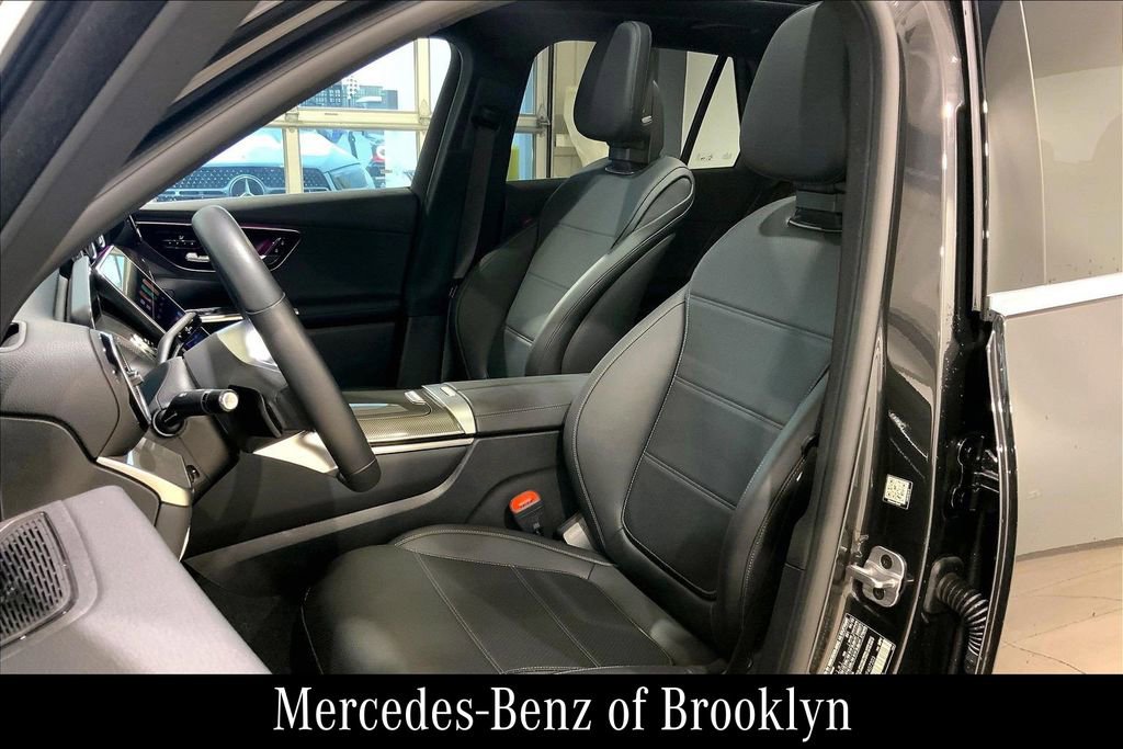 Used 2025 Mercedes-Benz GLC 300 4MATIC image 8