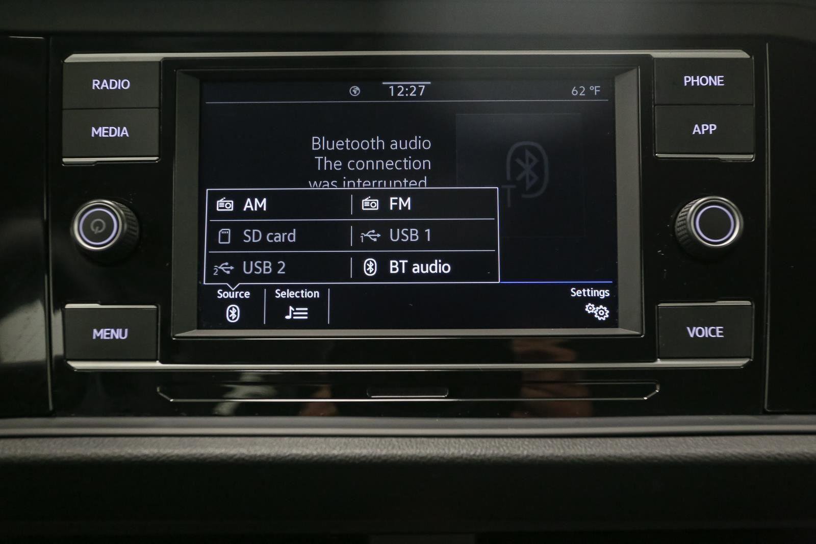 Certified 2022 Volkswagen Jetta S image 29