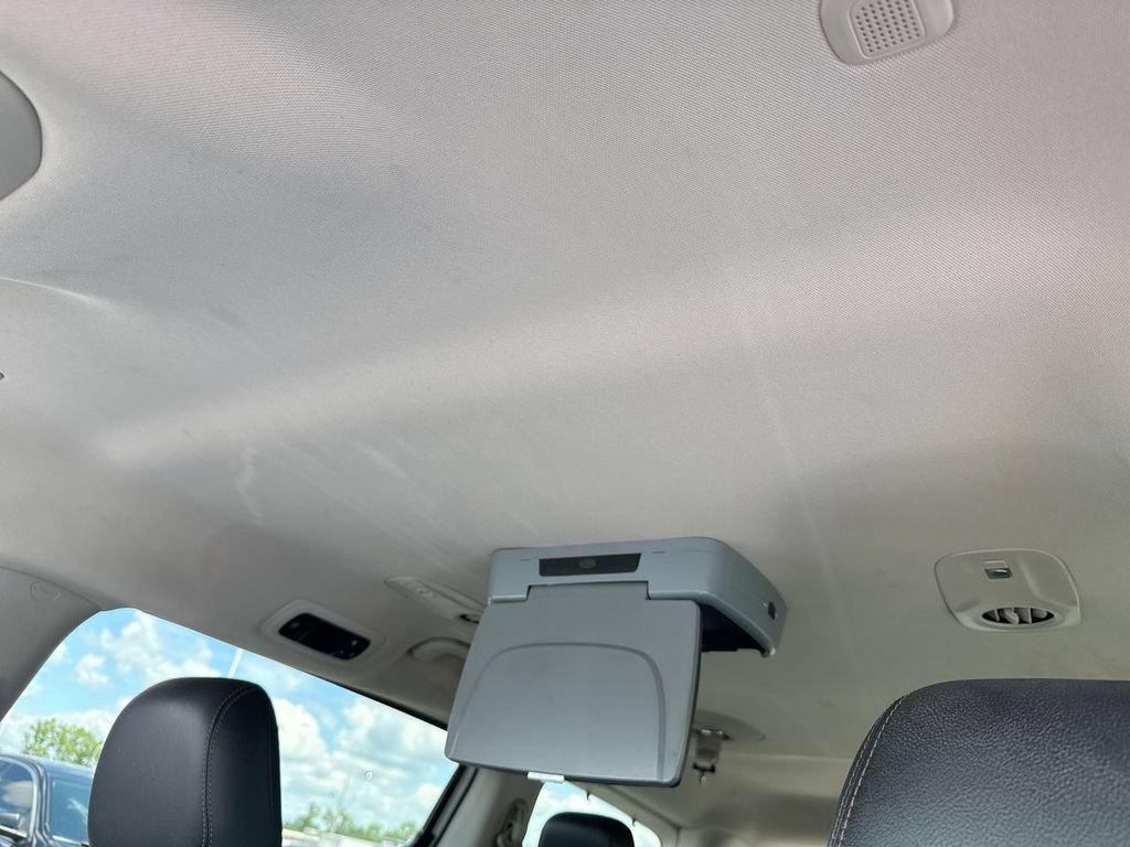 Used 2018 Chrysler Pacifica Touring-L FWD image 22