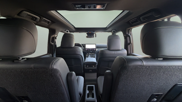 Used 2025 Lexus GX 550 w/ Accessory Package (2T) AWD/4WD image 7