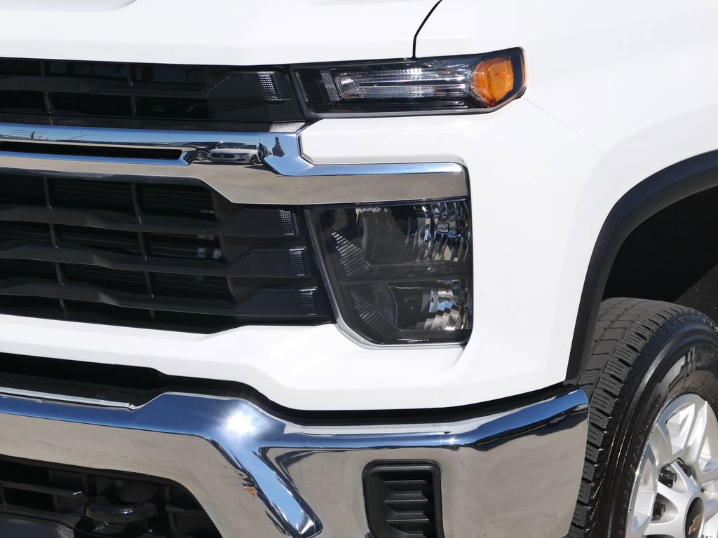Used 2024 Chevrolet Silverado 2500 LT image 9