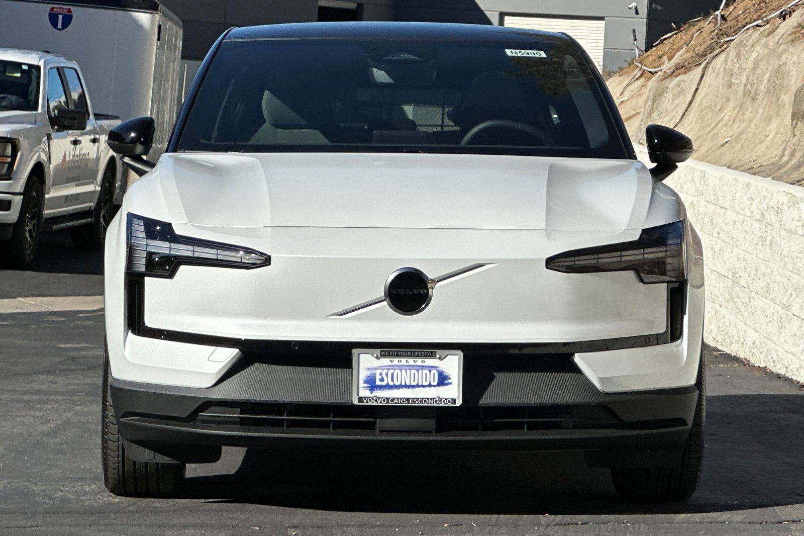 New 2026 Volvo EX30 Plus w/ Climate Package image 3