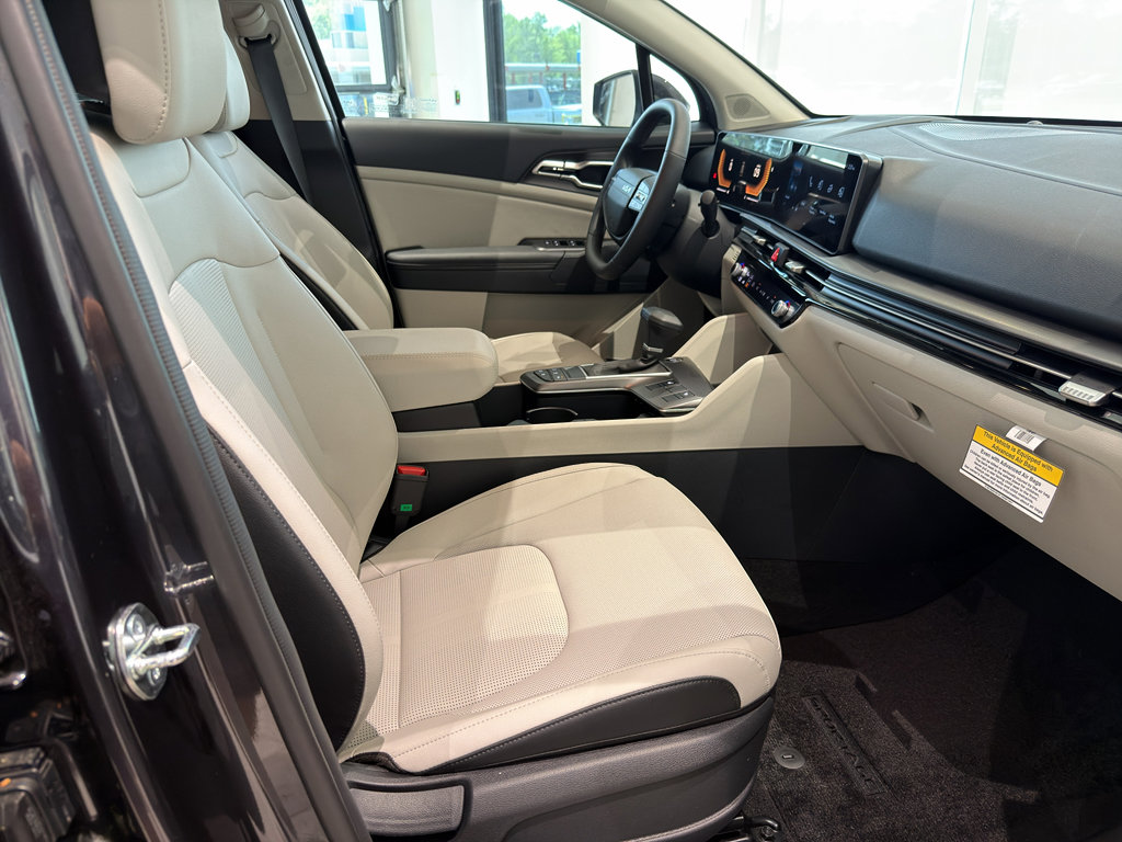 Certified 2026 Kia Sportage EX FWD image 24