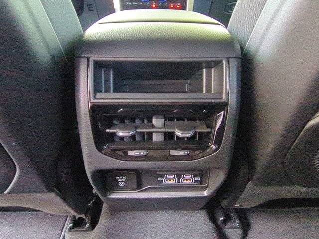 Certified 2025 Jeep Grand Cherokee Altitude AWD/4WD image 32