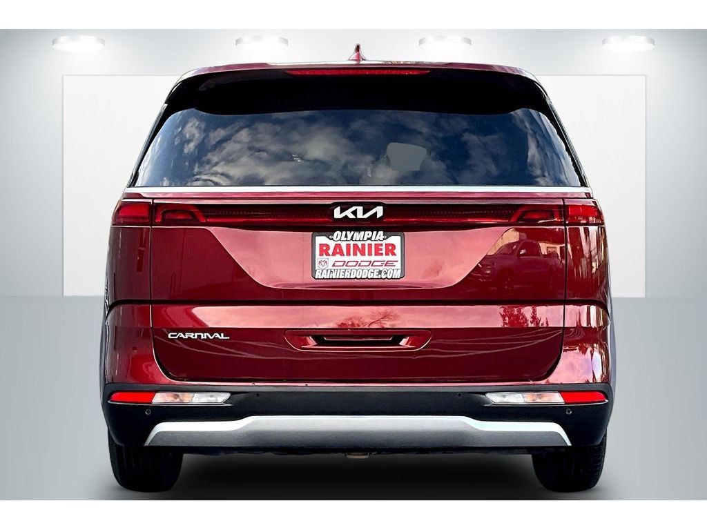 Used 2024 Kia Carnival LX image 4