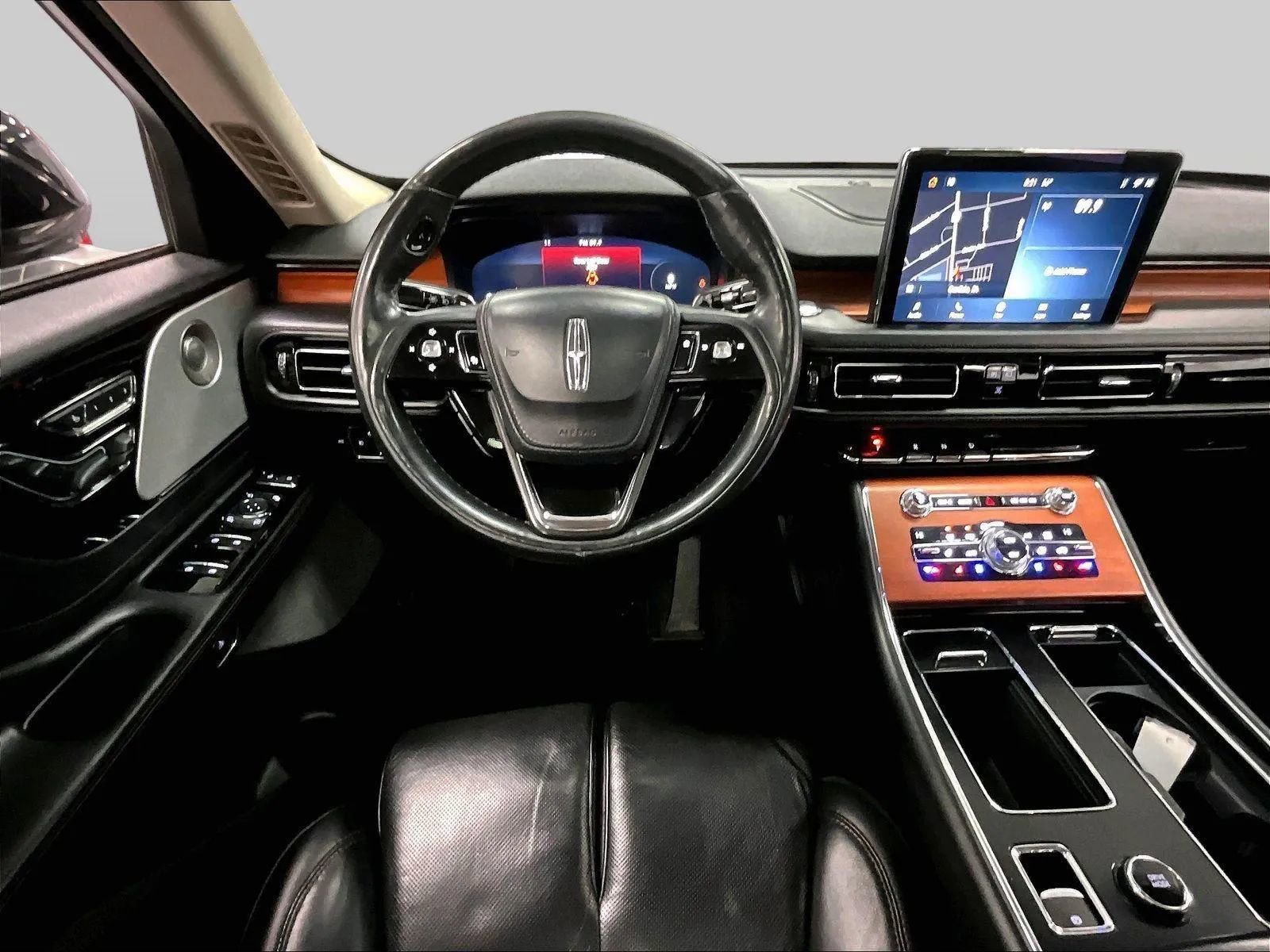 Used 2020 Lincoln Aviator Reserve w/ Equipment Group 202A image 5