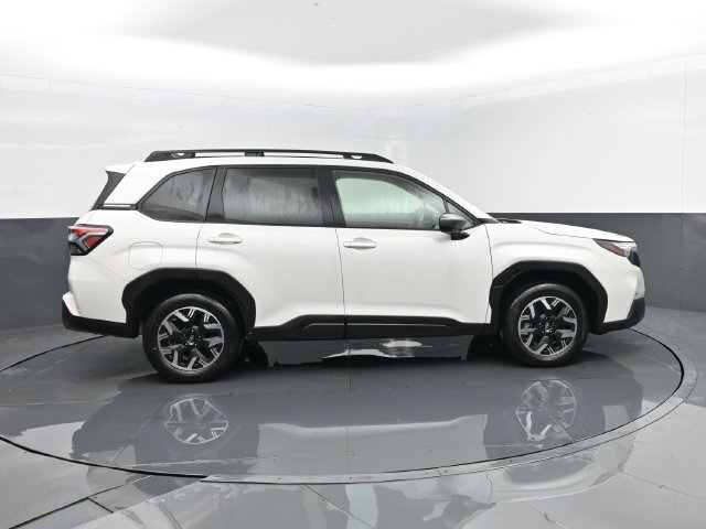 Used 2025 Subaru Forester Premium AWD/4WD image 4
