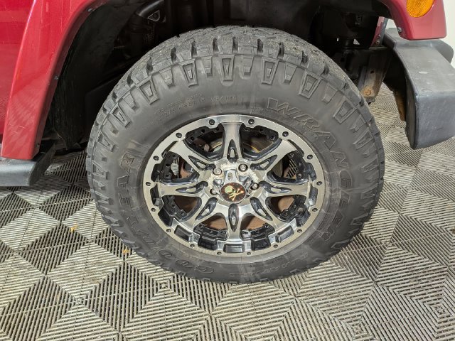 Used 2011 Jeep Wrangler Unlimited Sahara AWD/4WD image 35