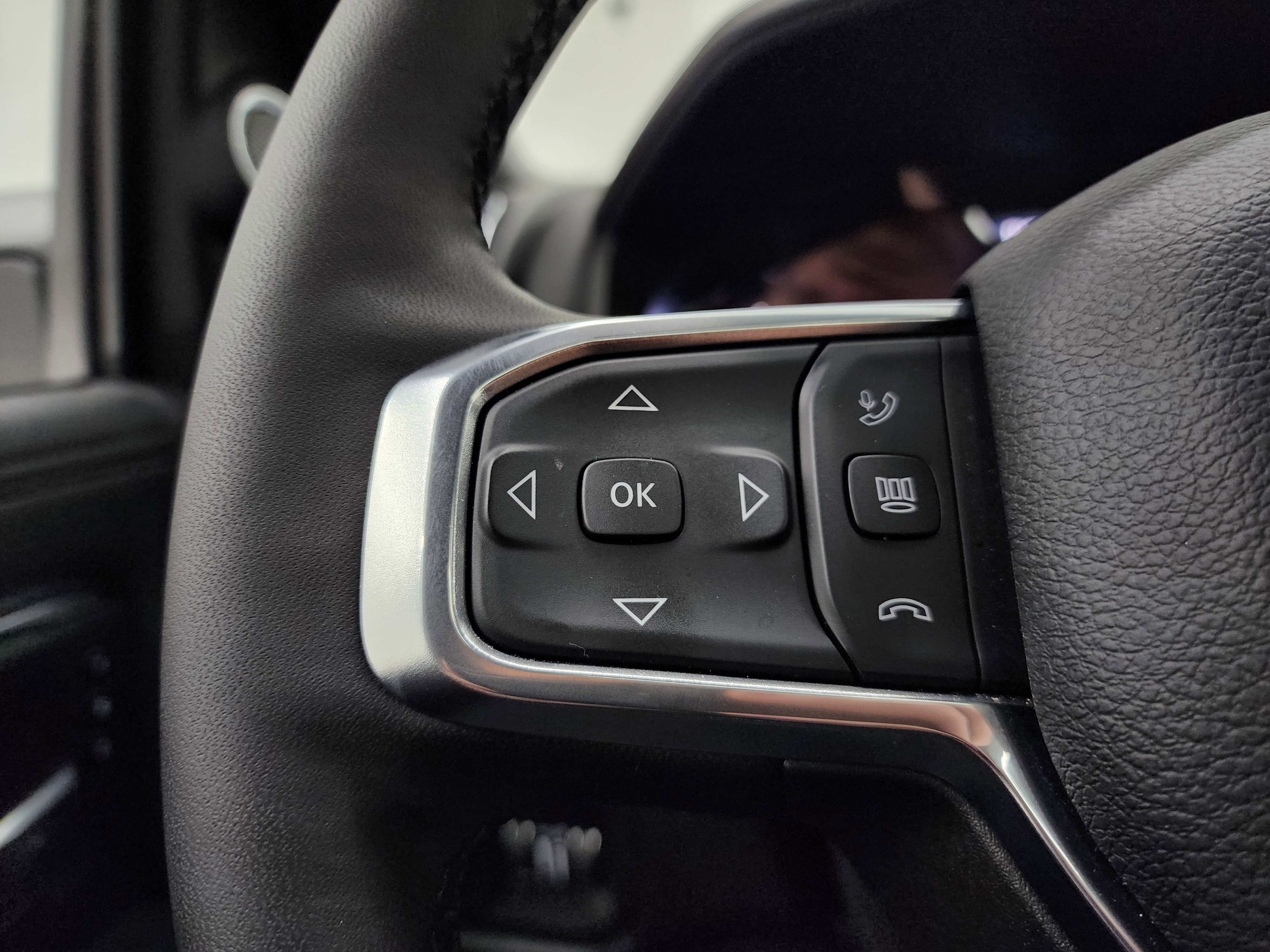 Used 2025 RAM 3500 Laramie image 16