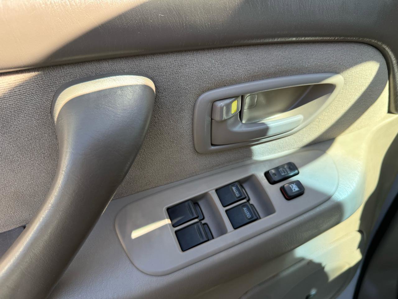 Used 2006 Toyota Sequoia SR5 image 36