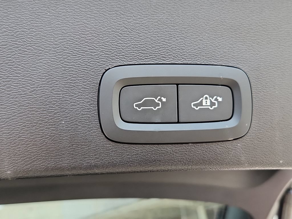 Used 2024 Volvo XC40 B5 Plus w/ Climate Package AWD/4WD image 26