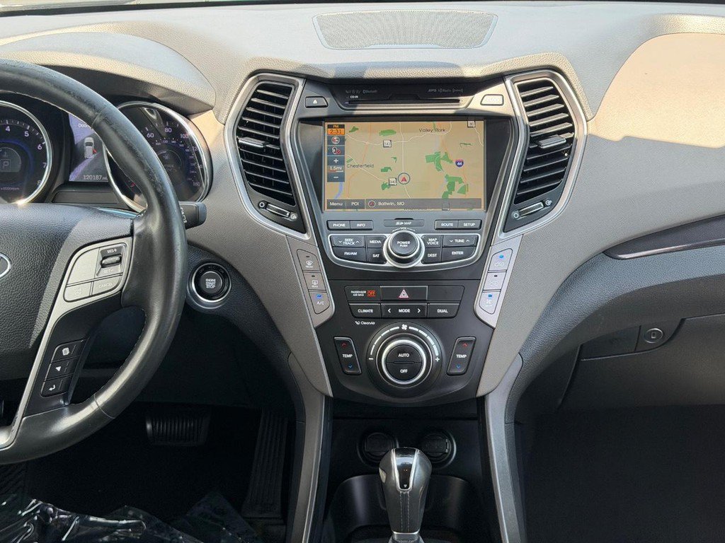 Used 2015 Hyundai Santa Fe Limited w/ Option Group 04 FWD image 12