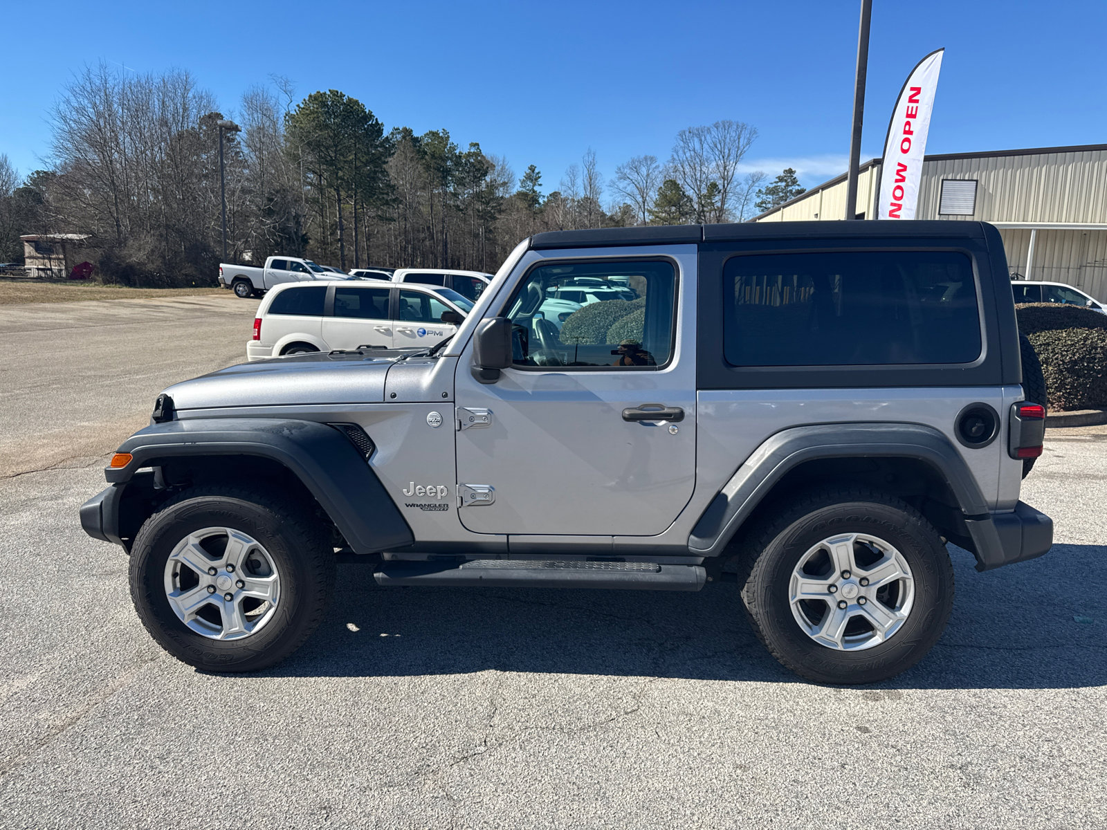 Used 2019 Jeep Wrangler Sport image 8