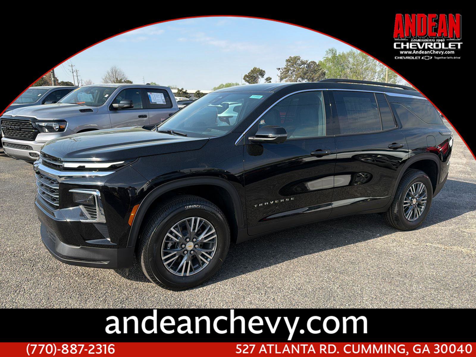 New 2026 Chevrolet Traverse LT image 1