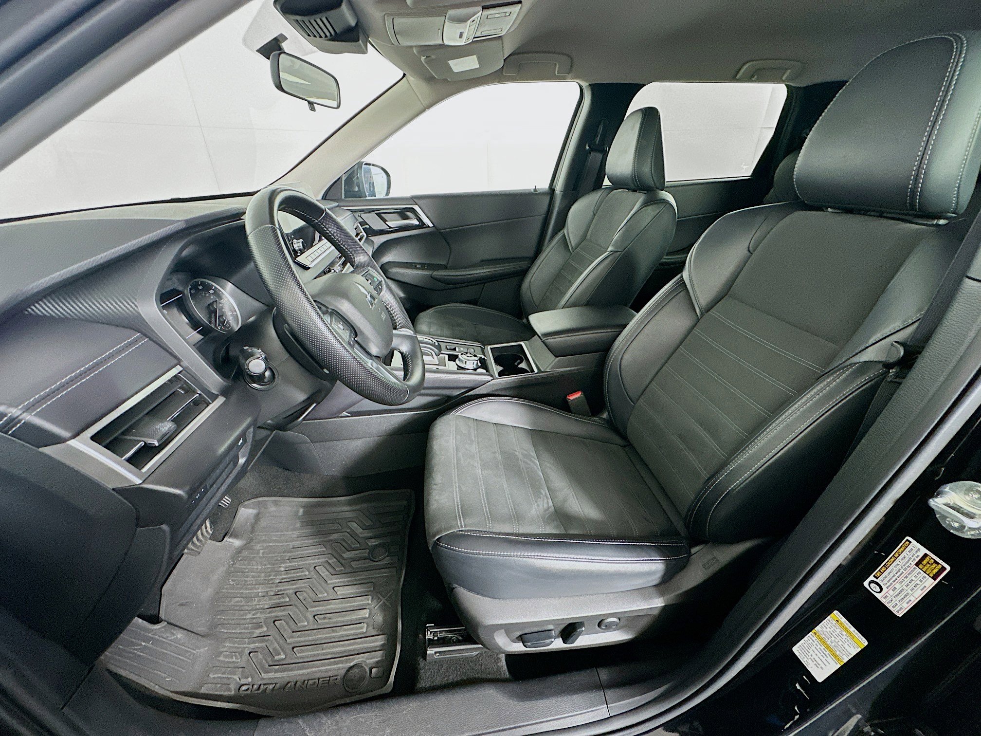 Used 2024 Mitsubishi Outlander SE FWD image 13