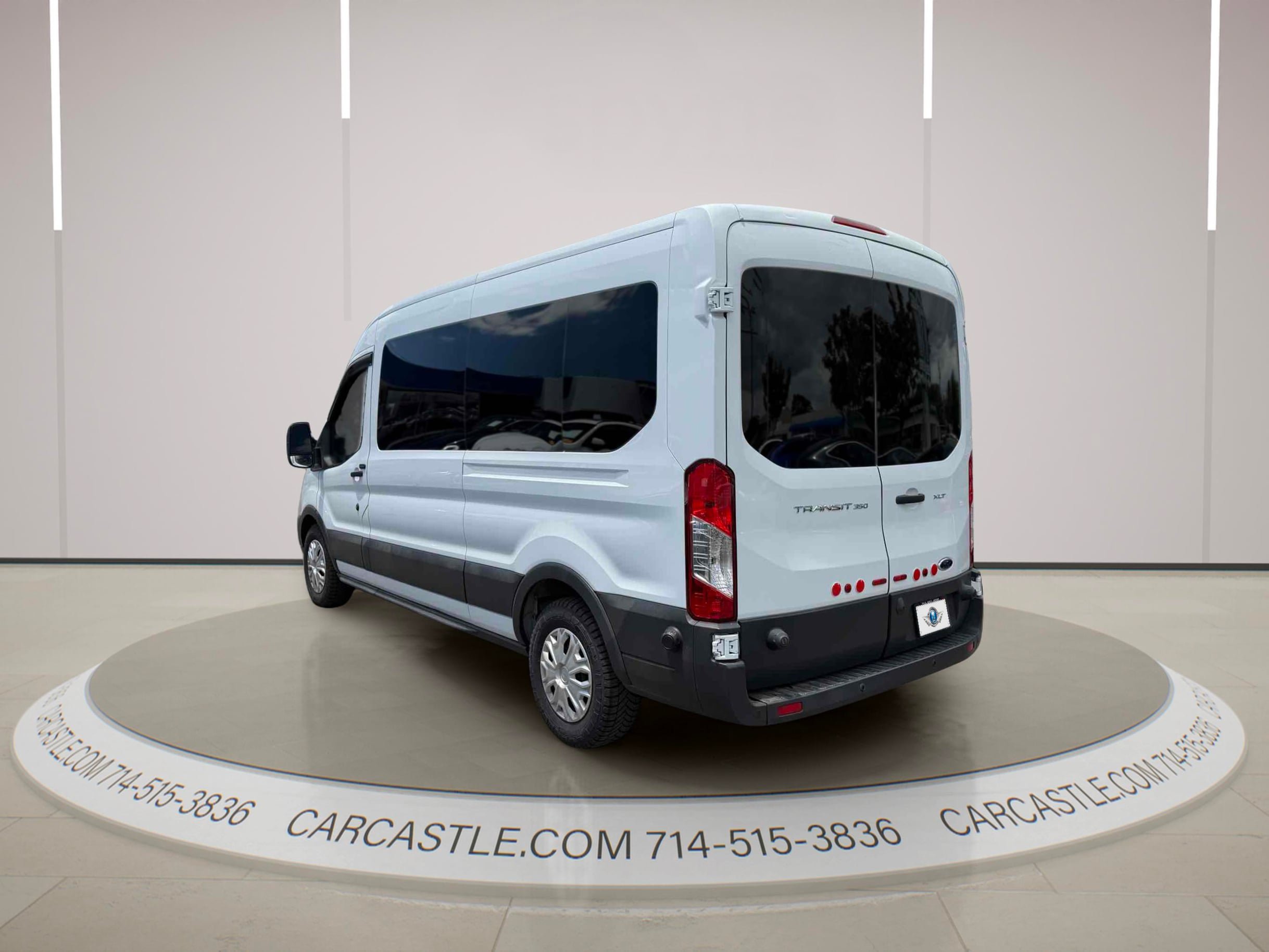 Used 2017 Ford Transit 350 XLT RWD image 5
