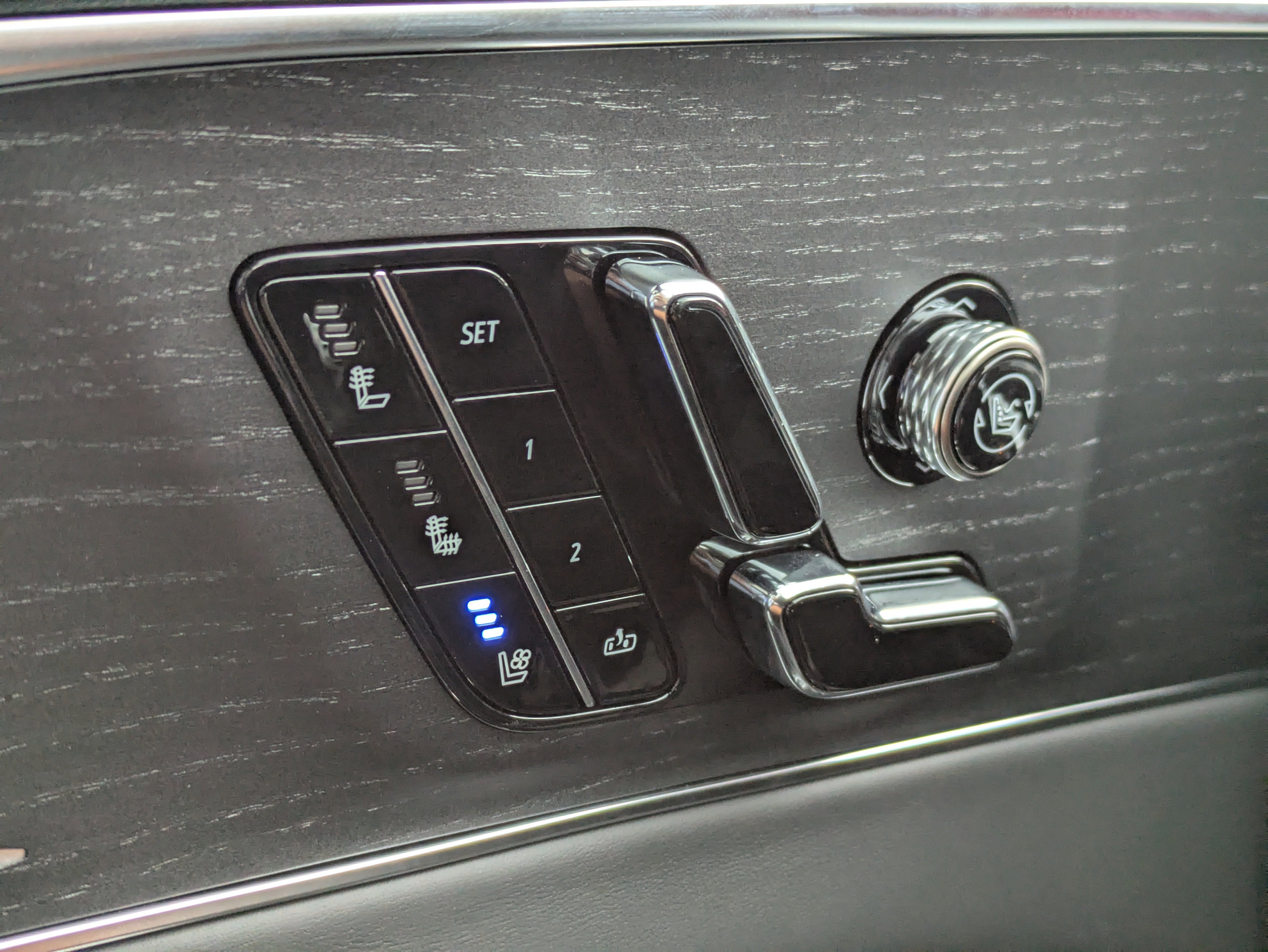 New 2026 Cadillac Lyriq V w/ LPO, Floor Liner Package image 17