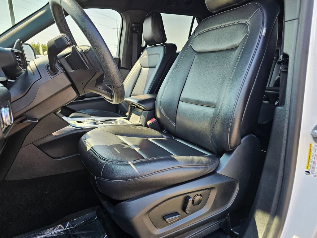 Used 2020 Ford Explorer XLT w/ Equipment Group 202A AWD/4WD image 25