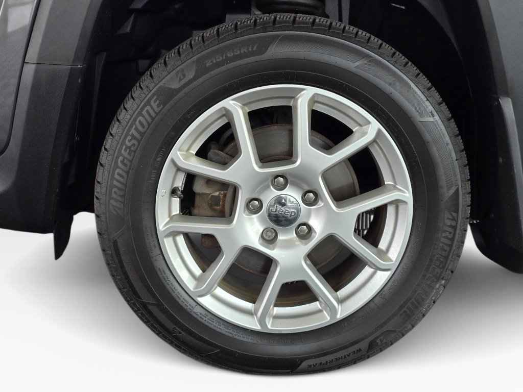 Used 2019 Jeep Renegade Latitude w/ Cold Weather Group AWD/4WD image 11