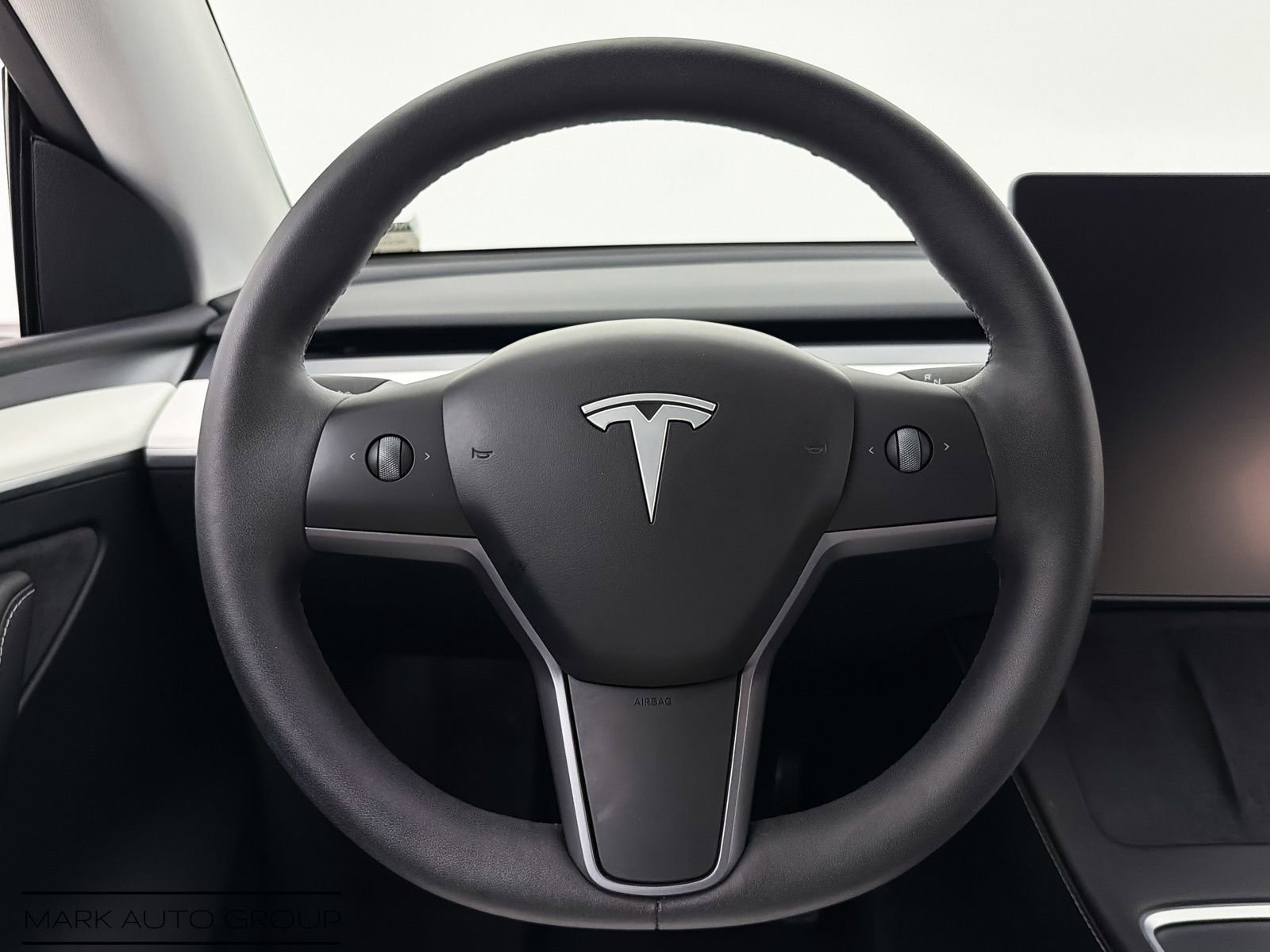 Used 2024 Tesla Model Y Long Range image 3