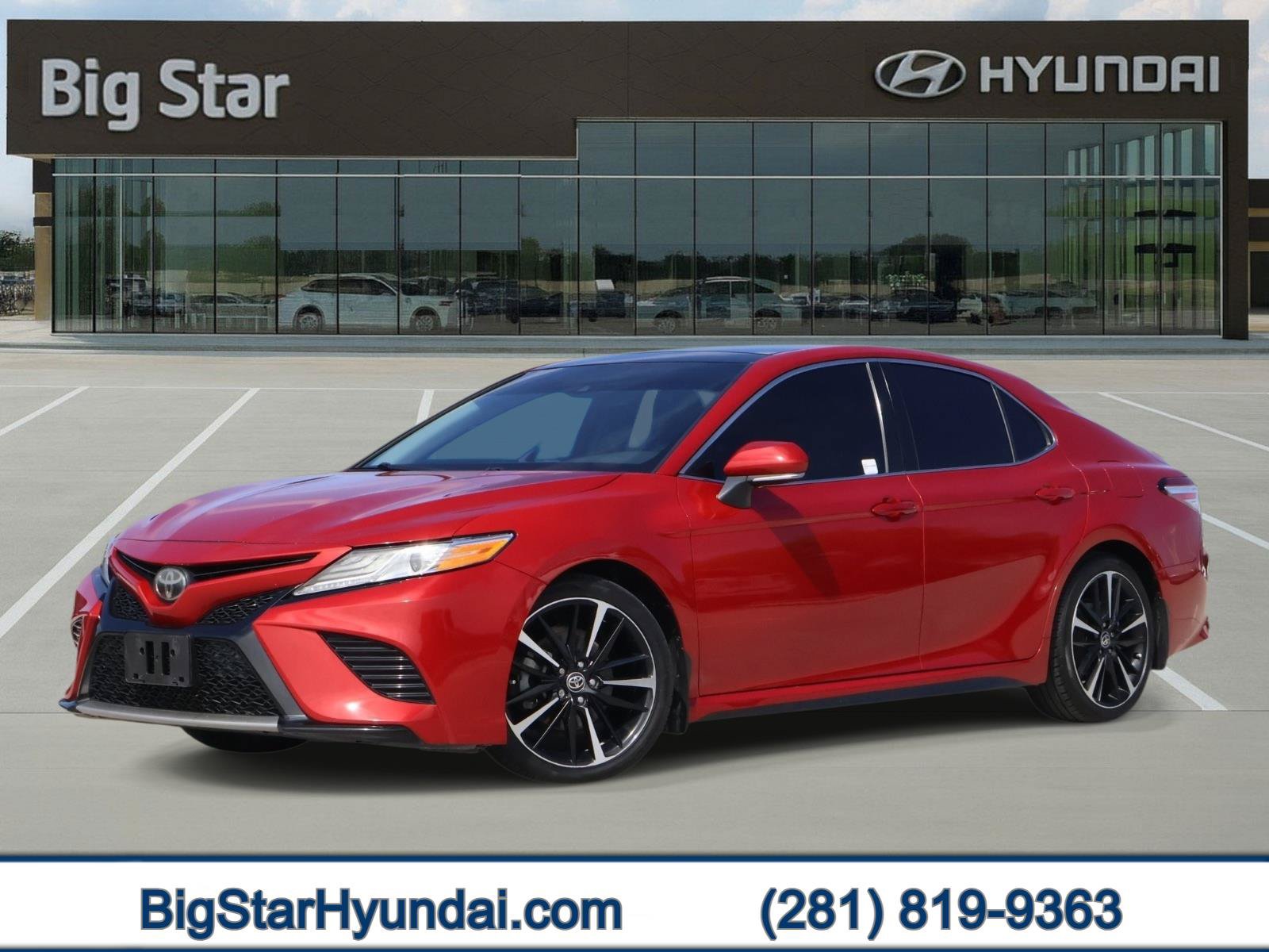 Used 2020 Toyota Camry XSE FWD image 1