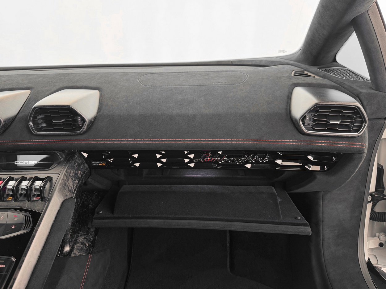 Used 2018 Lamborghini Huracan Performante image 28