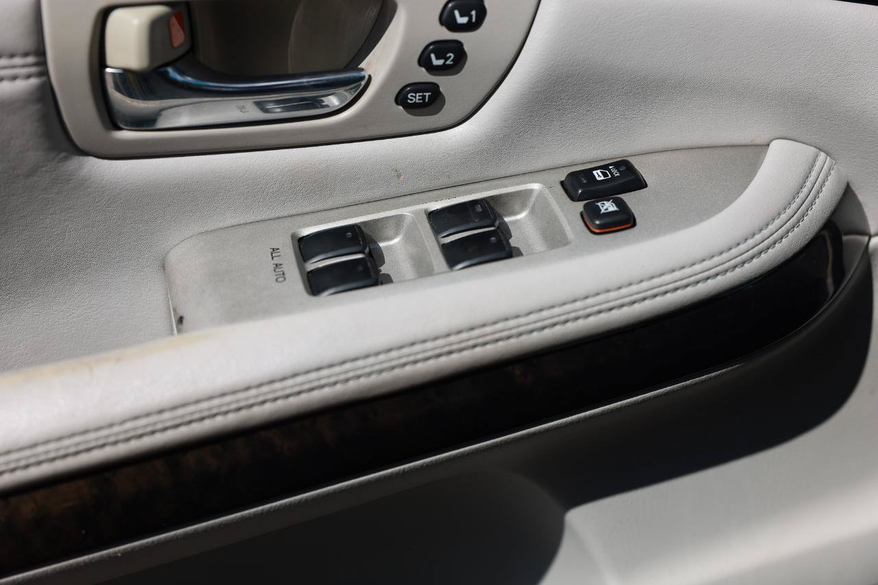 Used 2005 Lexus RX 330 w/ Premium Plus Pkg FWD image 41