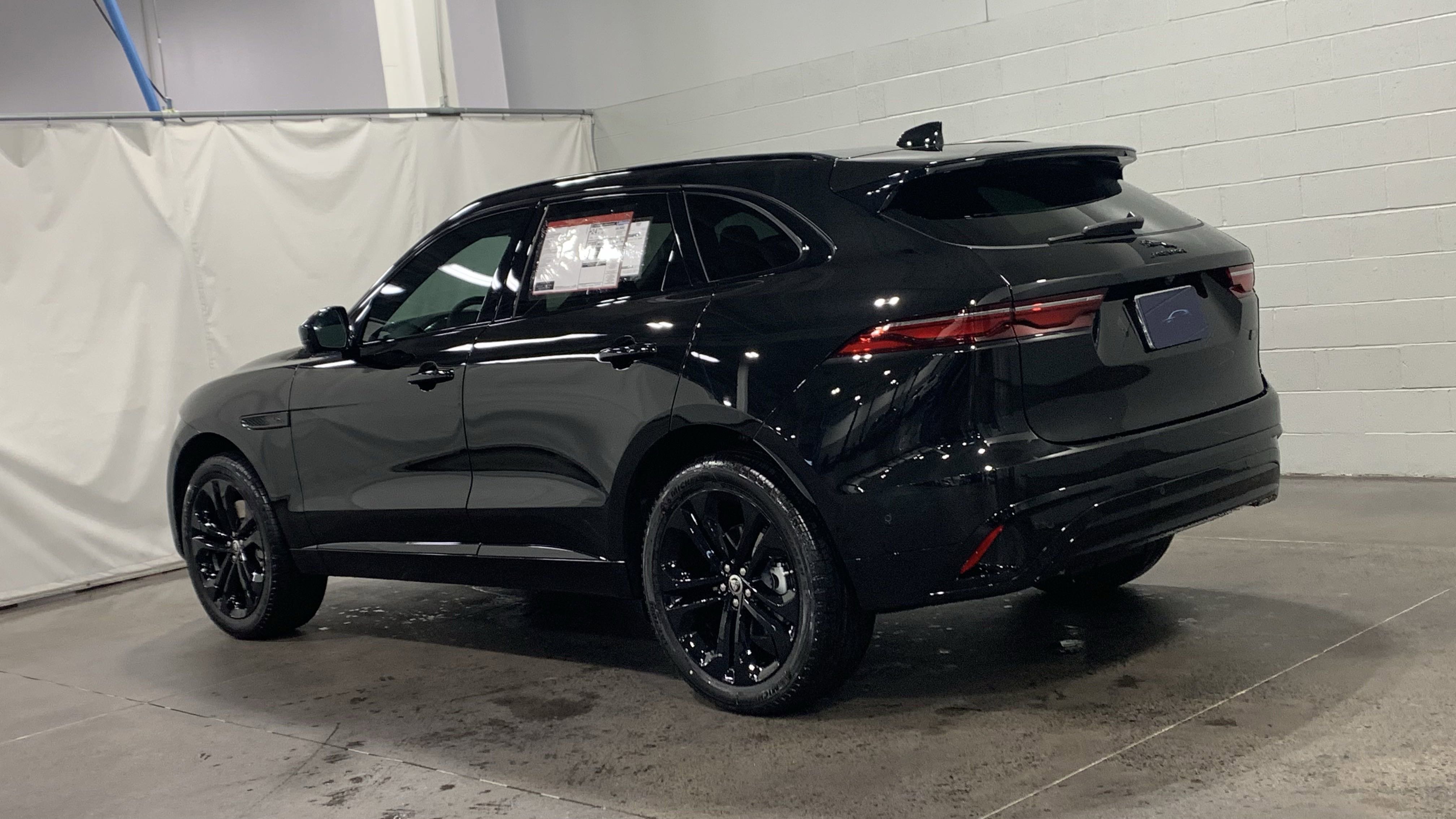 New 2026 Jaguar F-PACE R-Dynamic S image 12