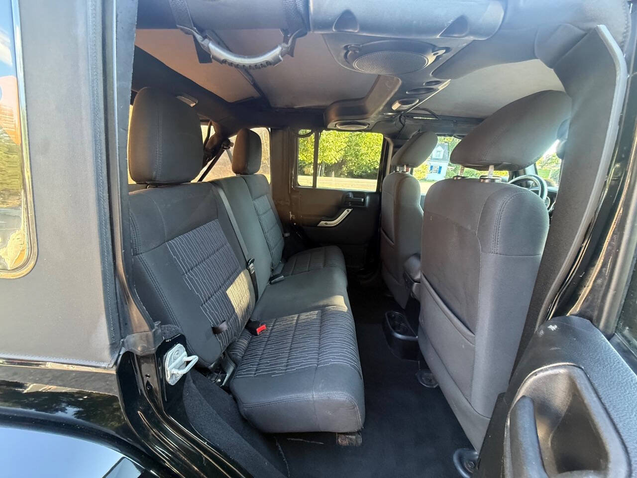 Used 2012 Jeep Wrangler Unlimited Sahara w/ Connectivity Group AWD/4WD image 14