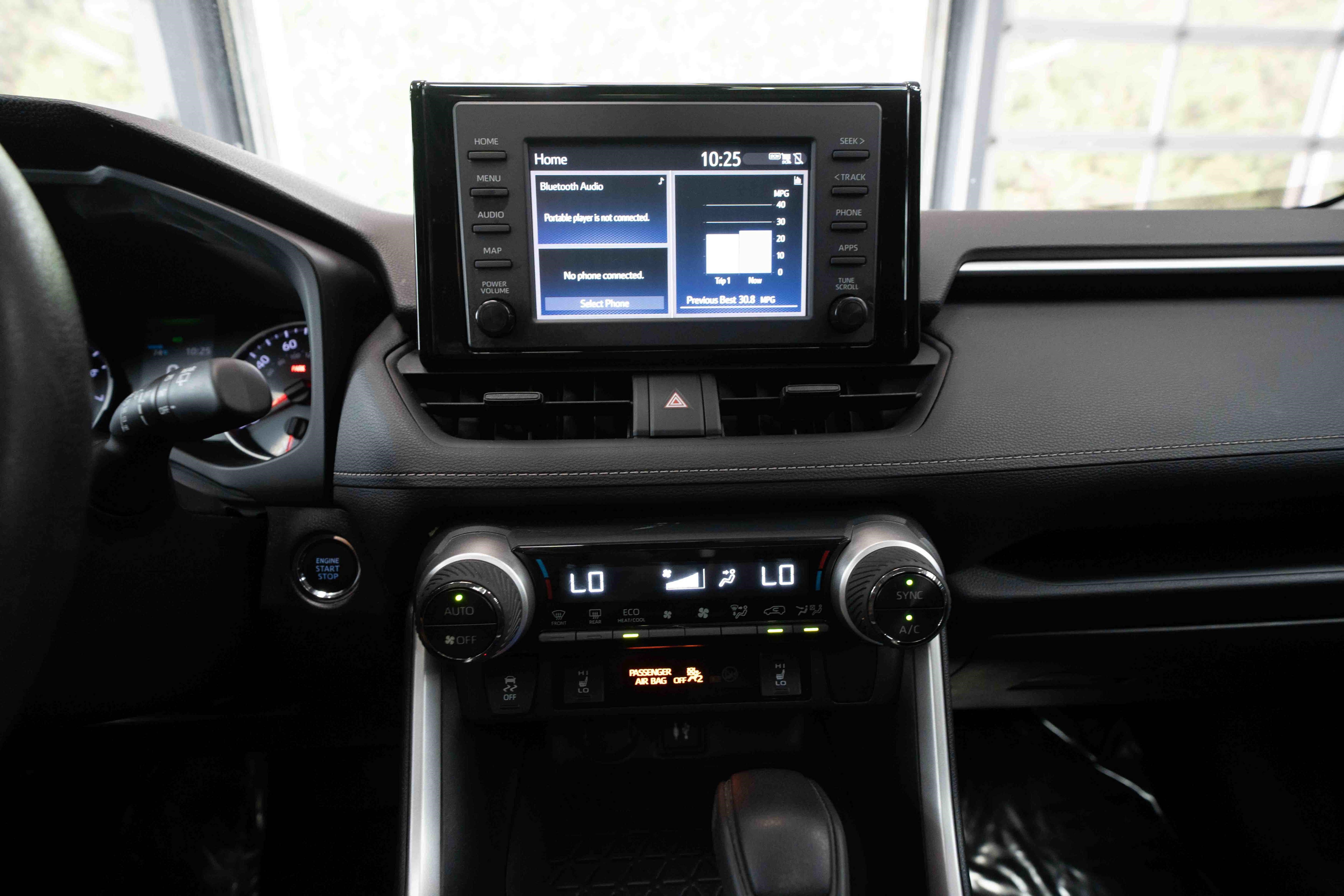 Used 2019 Toyota RAV4 XLE FWD image 17
