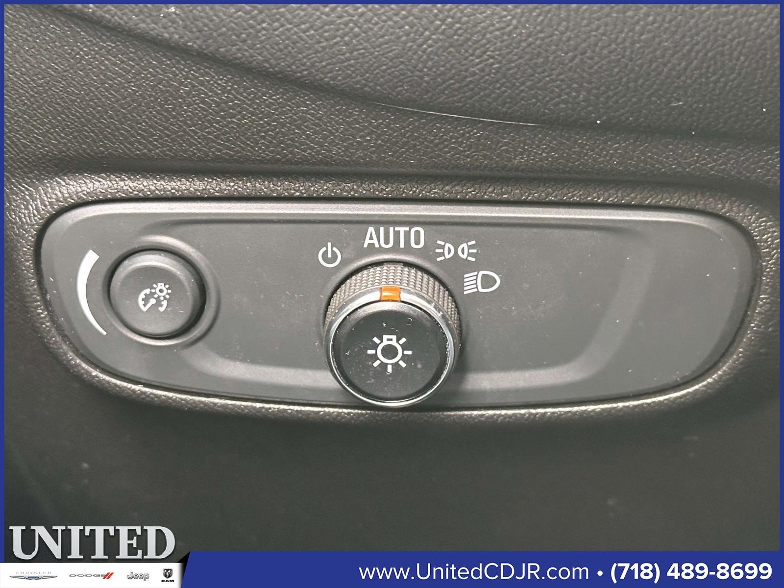 Used 2021 Chevrolet Equinox LT image 19