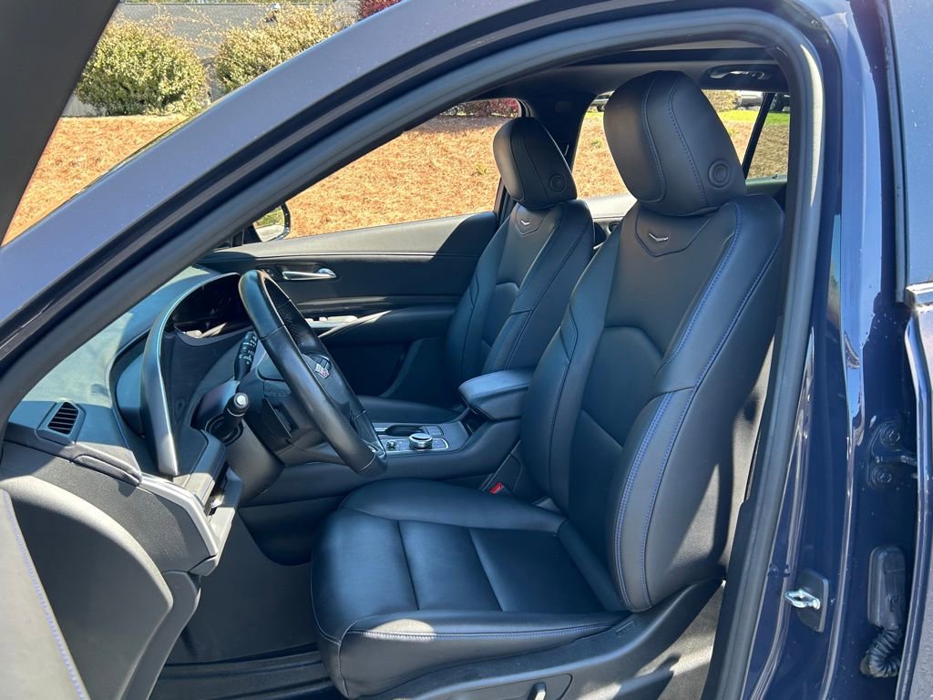Used 2024 Cadillac XT4 Sport w/ Cold Weather Package image 37