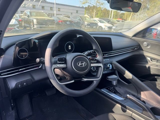 Used 2024 Hyundai Elantra SEL image 10