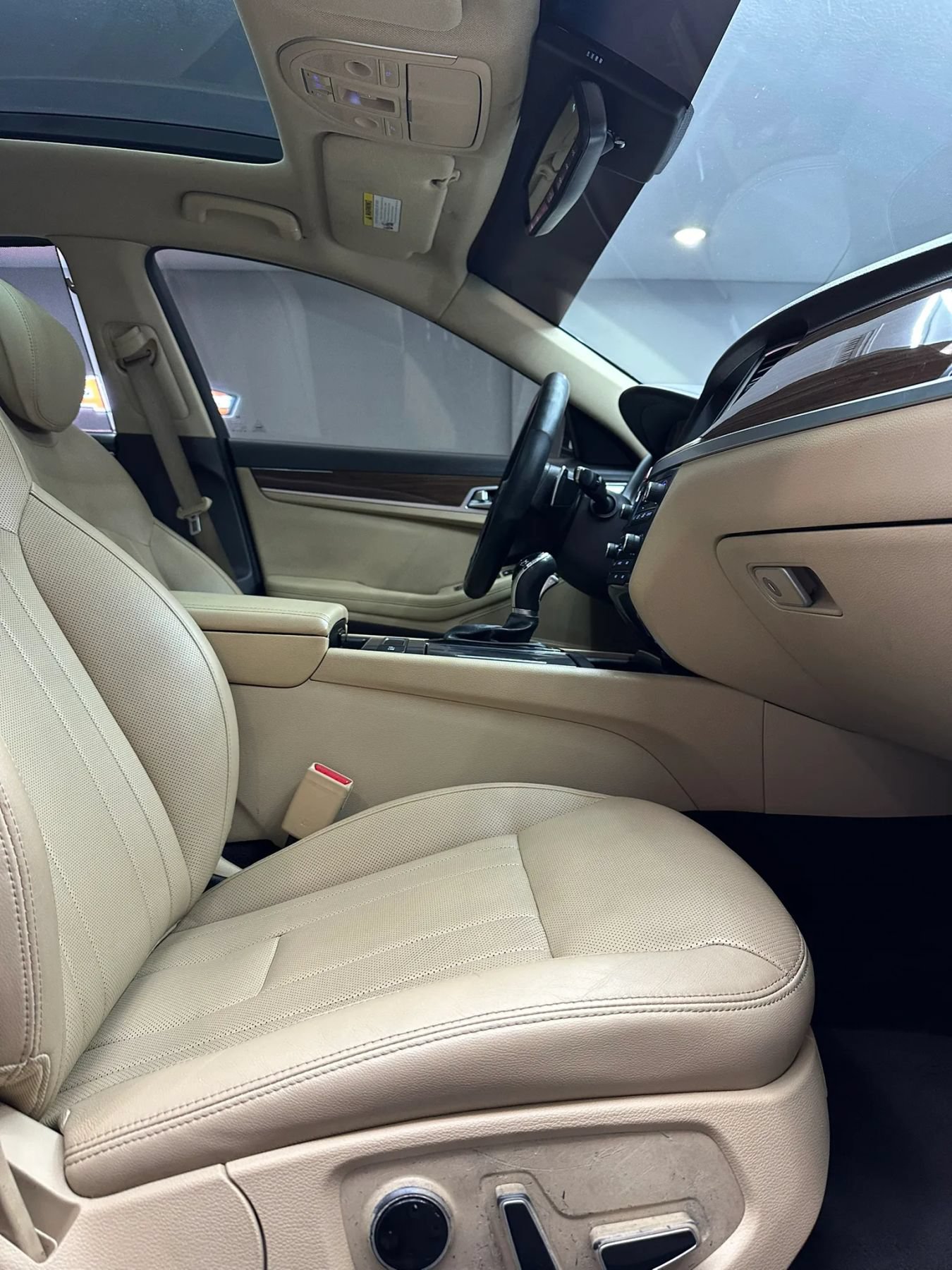 Used 2015 Hyundai Genesis 3.8 w/ Option Group 02 RWD image 36