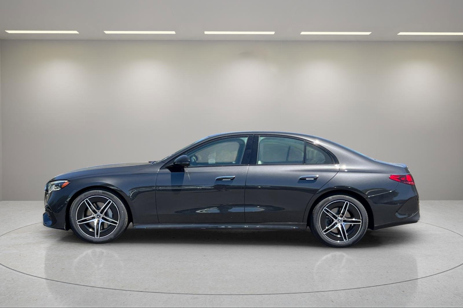 New 2025 Mercedes-Benz E 350 4MATIC Sedan image 7