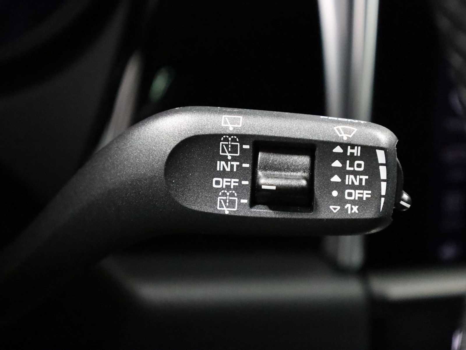 Certified 2025 Porsche Macan S AWD/4WD image 30