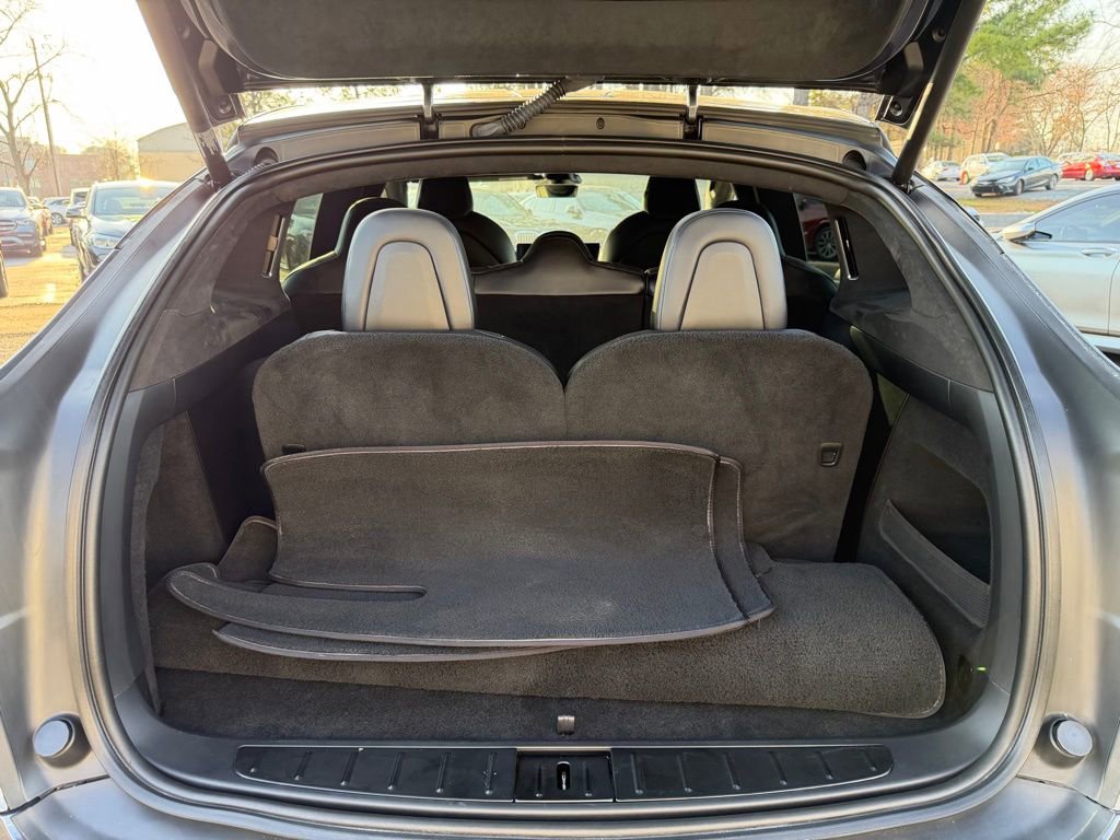 Used 2022 Tesla Model X image 7